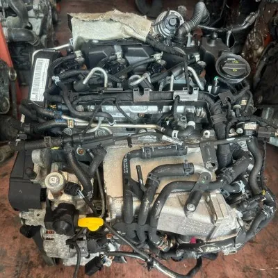 Volkswagen Golf 1.6 TDI Çıkma Dolu CXX Motor